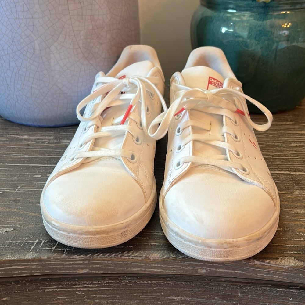 Adidas Stan Smith Hello Kitty Sneakers - Picture 7 of 12
